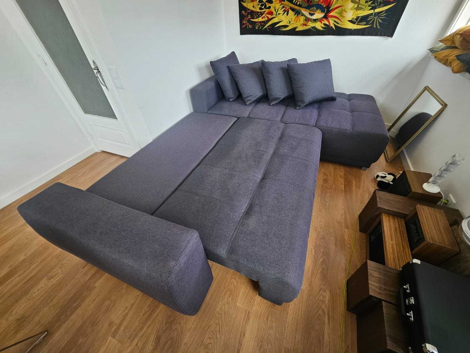 sofá cama com amofadas