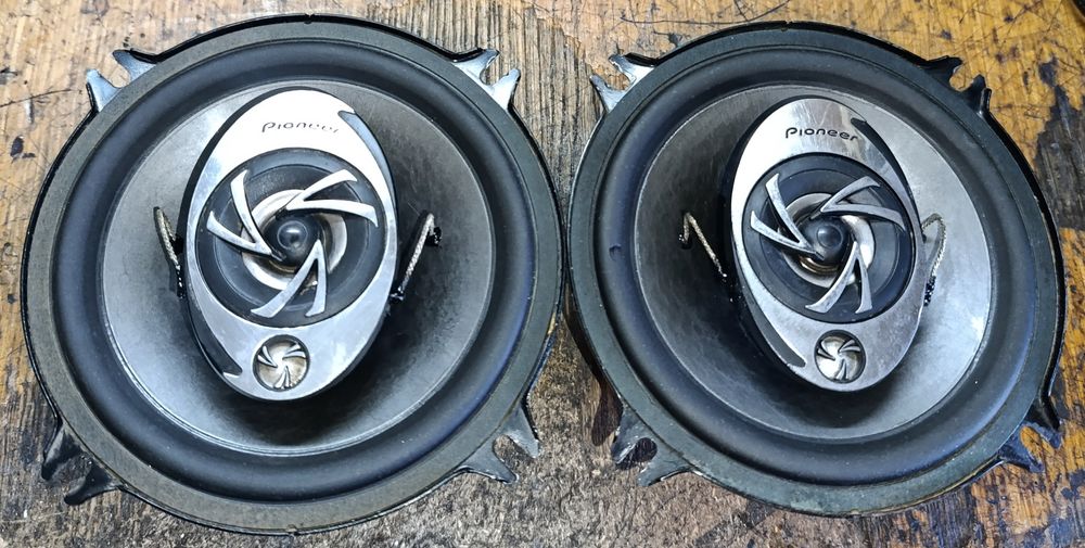 Pioneer ts-a1311   диаметр 13 см 2*35w 4om