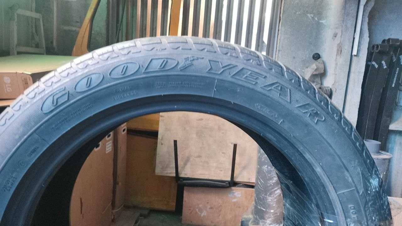 Goodyear Ultra Grip 255/50/19R