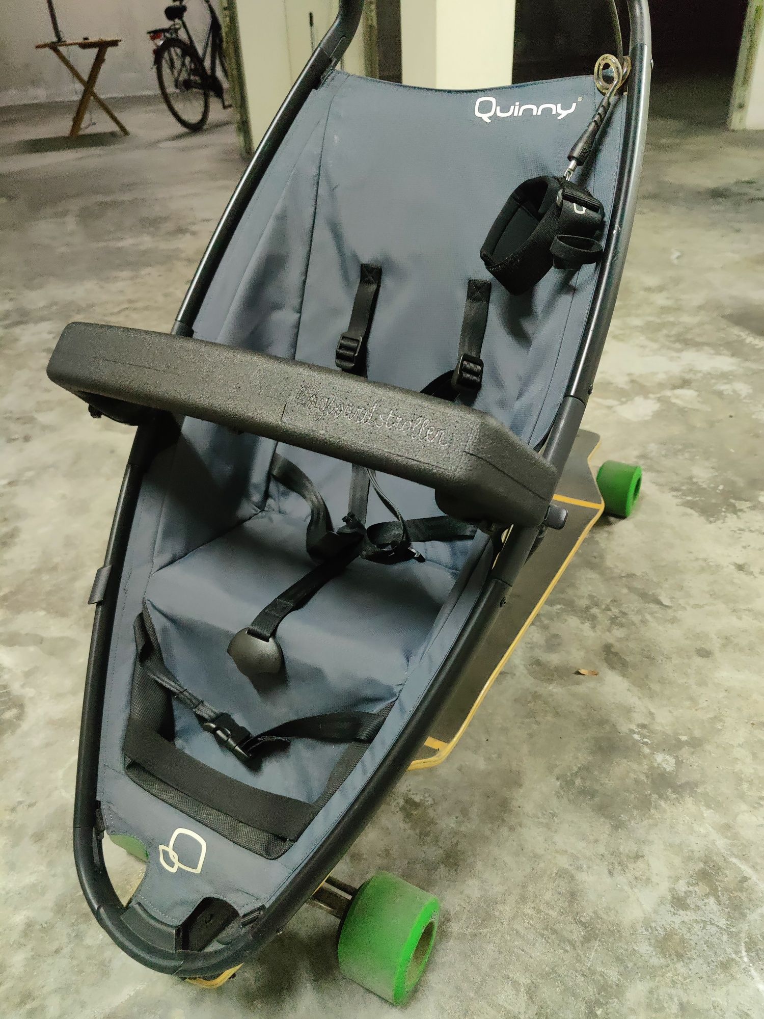 Longboard stroller Quinny