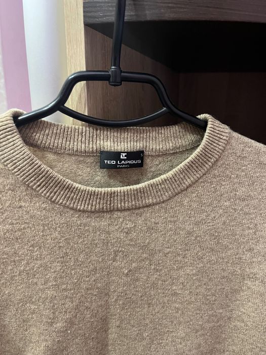 Жіночий мʼякий светр