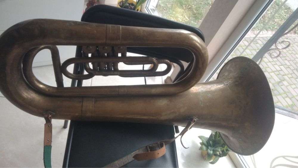 Туба  in Es Киев