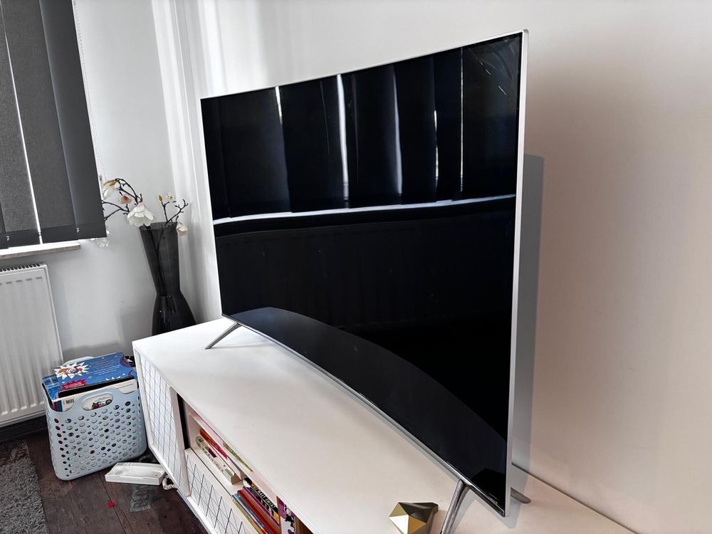 Telewizor Samsung uszkodzony na części