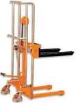 Stacker empilhador monta-cargas manual GAYNER. AP28
