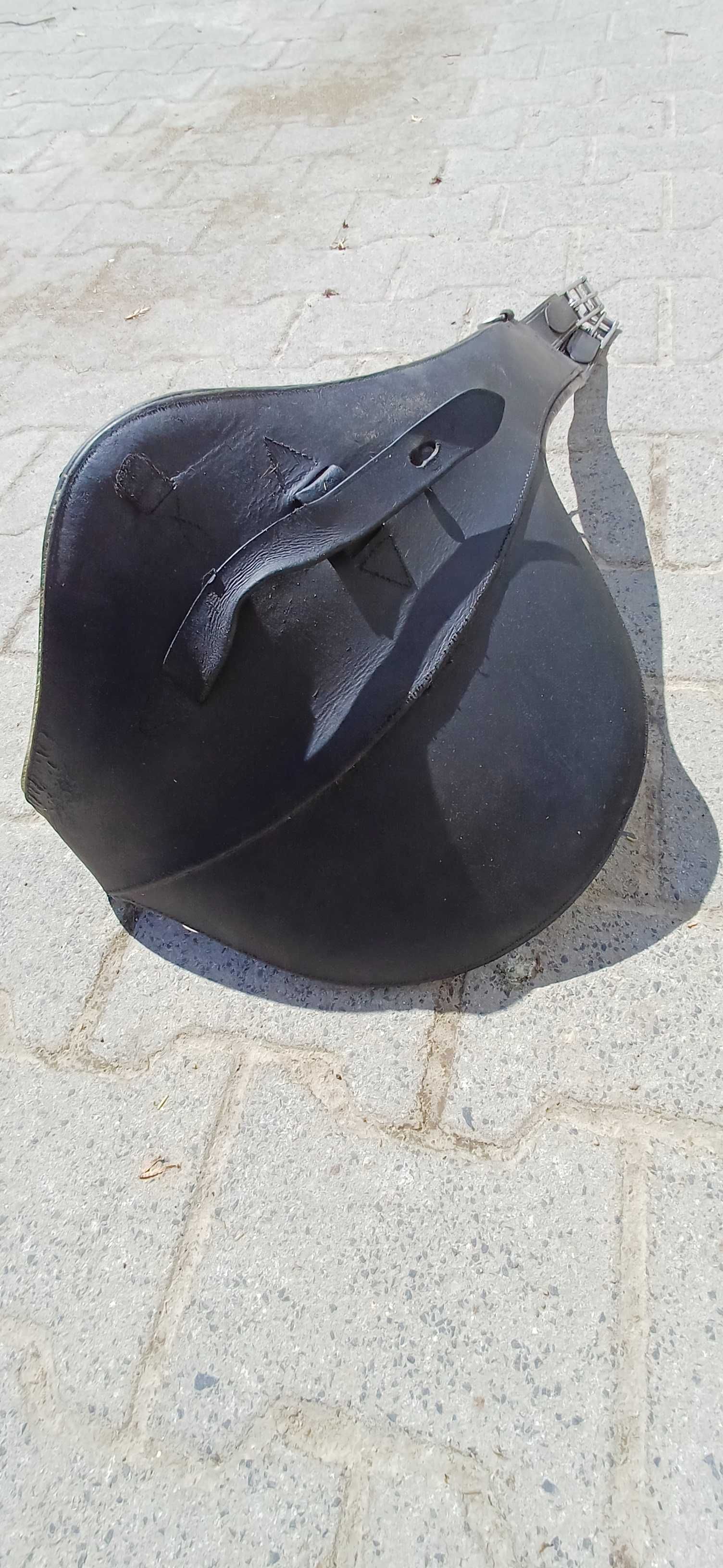 Popręg z fartuchem