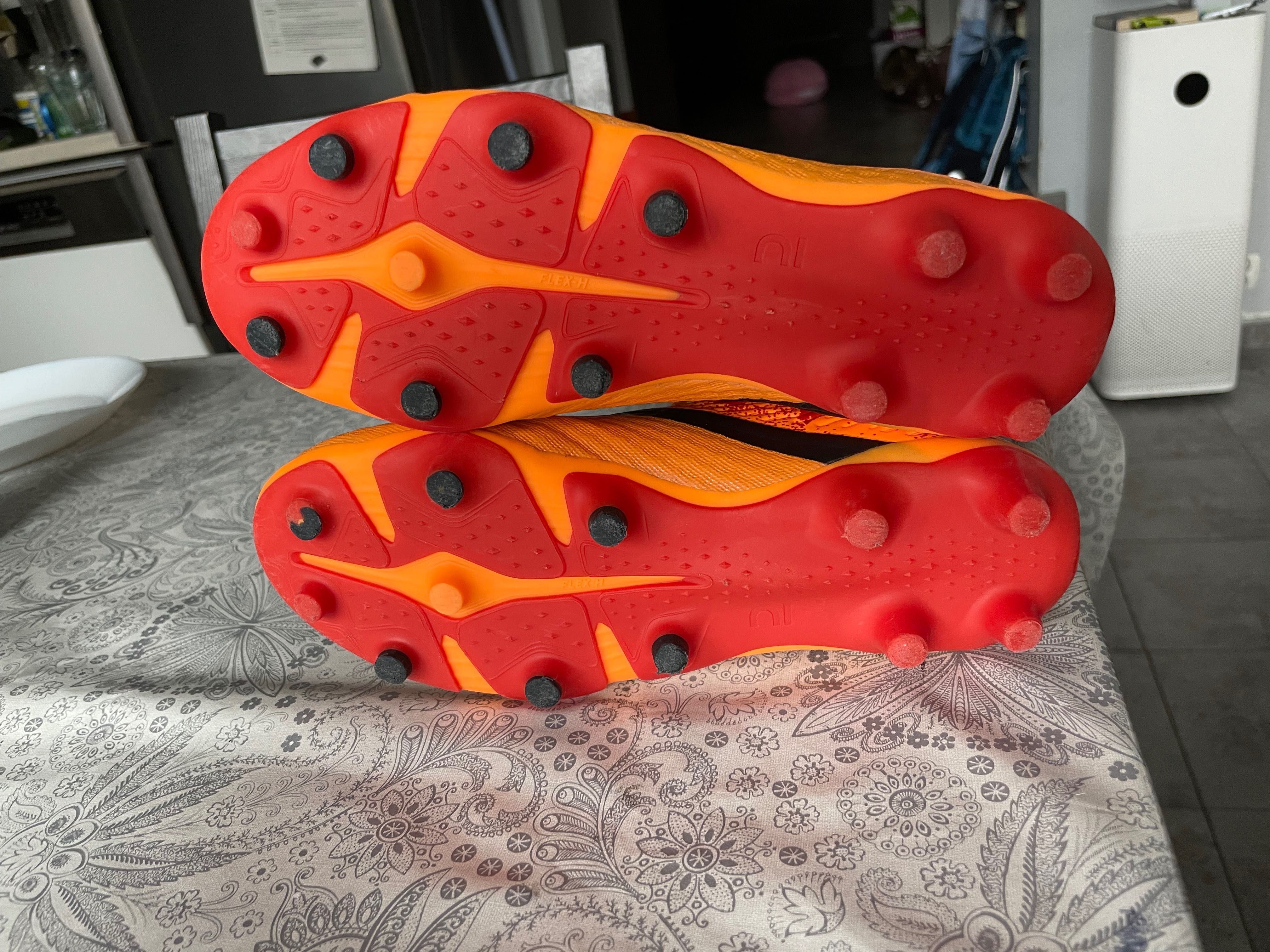 Buty piłkarskie korki r. 34  Decathlon jak nowe neonowe