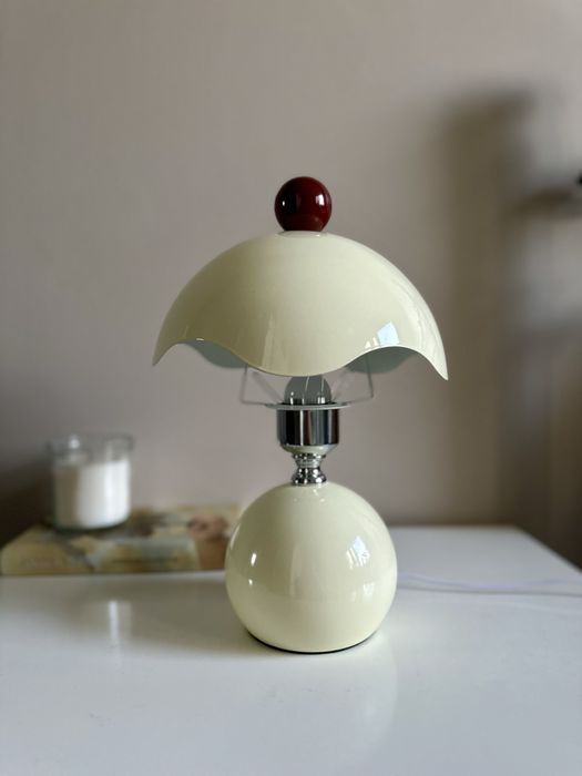 Urocza retro lampka