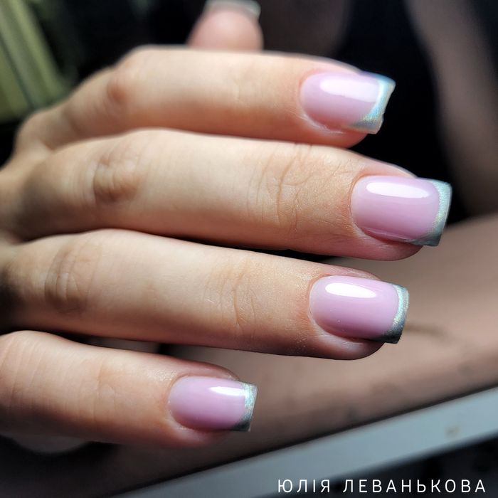 Послуги манікюру та педикюру, нарощування