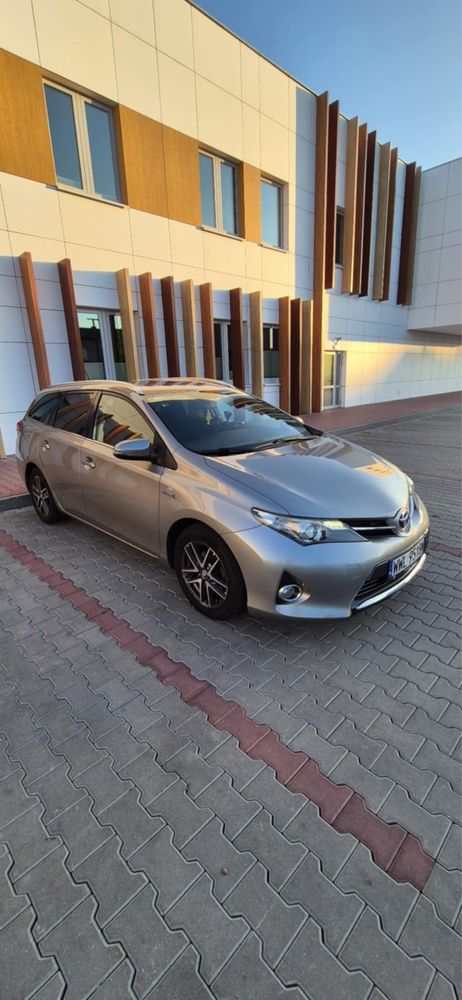 Toyota Auris 1,8 hybryda 2014