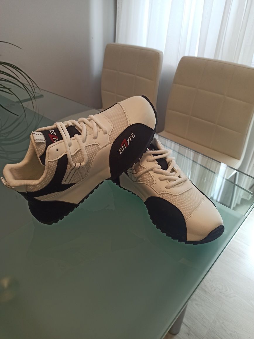 Buty nowy,Wyślę paczką, ale możesz też odebrać osobiście.