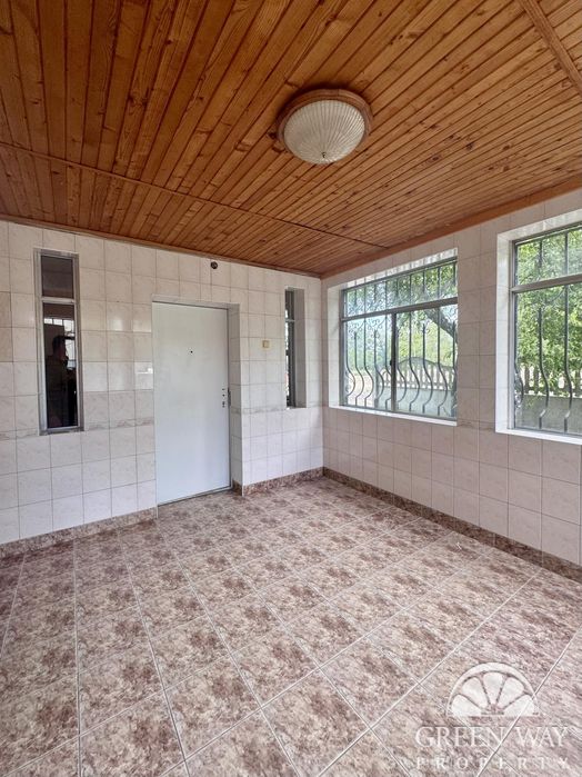 Будинок біля озера| Віта-Литовська, Голосіївський район