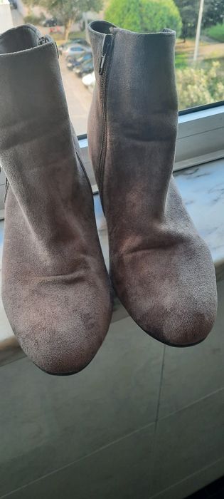 Botins cor taupe 38