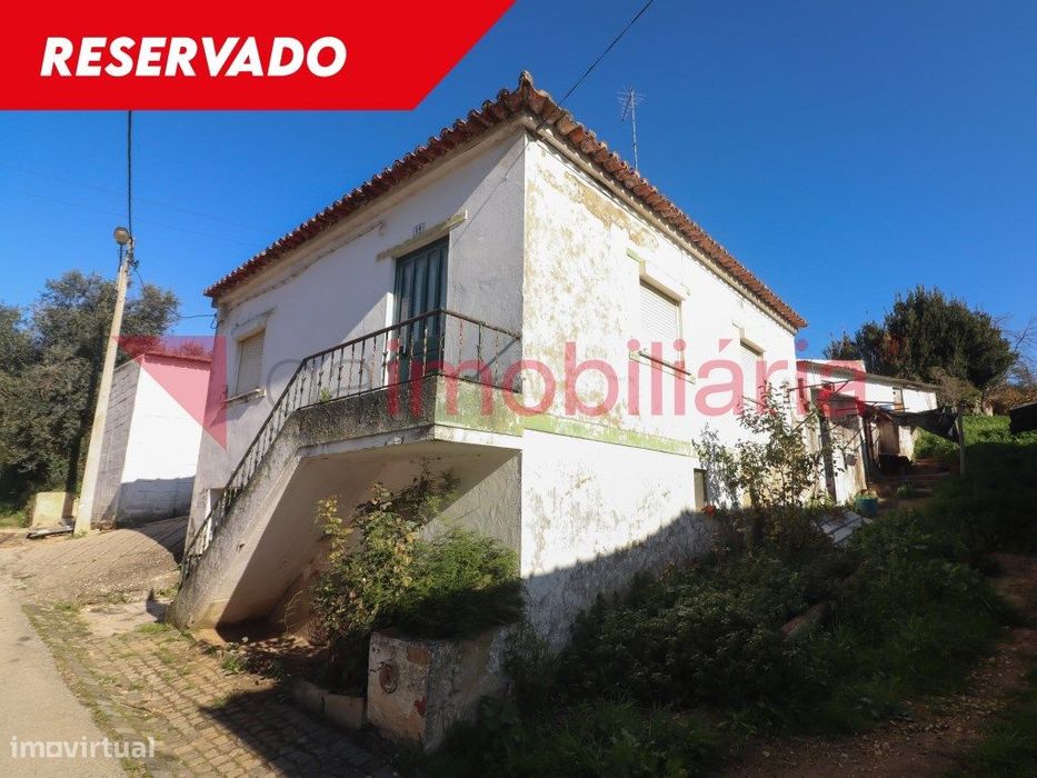 Moradia T2 para recuperar em Casais Maçaricos - Aldeia Gavinha