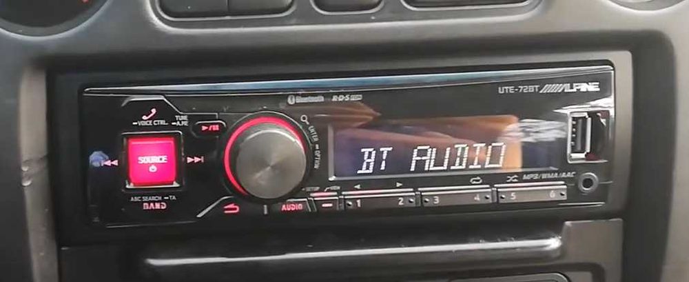 Autorrádio Alpine UTE-72BT com bluetooth
