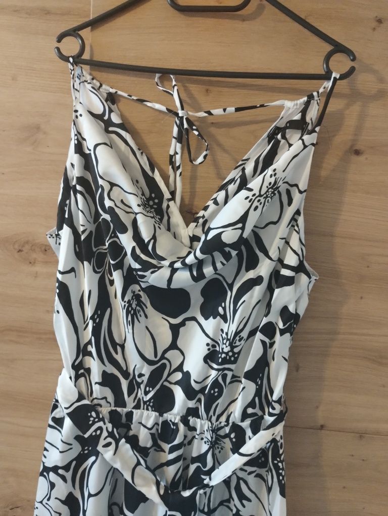 Długa asymetryczna sukienka Mohito r.42
