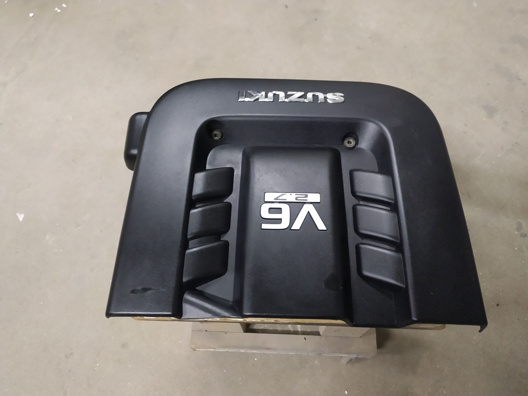 Osłona pokrywa silnika Suzuki Grand vitara II v6