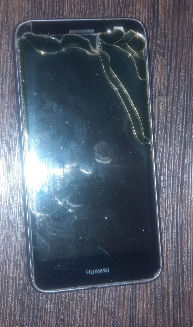 Телефон HUAWEI в робочий