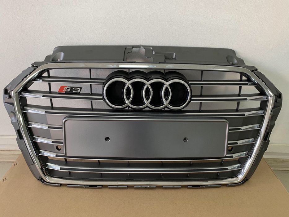 решетка радиатора Audi Q5 2008-2016 год в стиле SRS