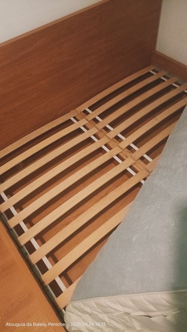 Cama de casal com colchão