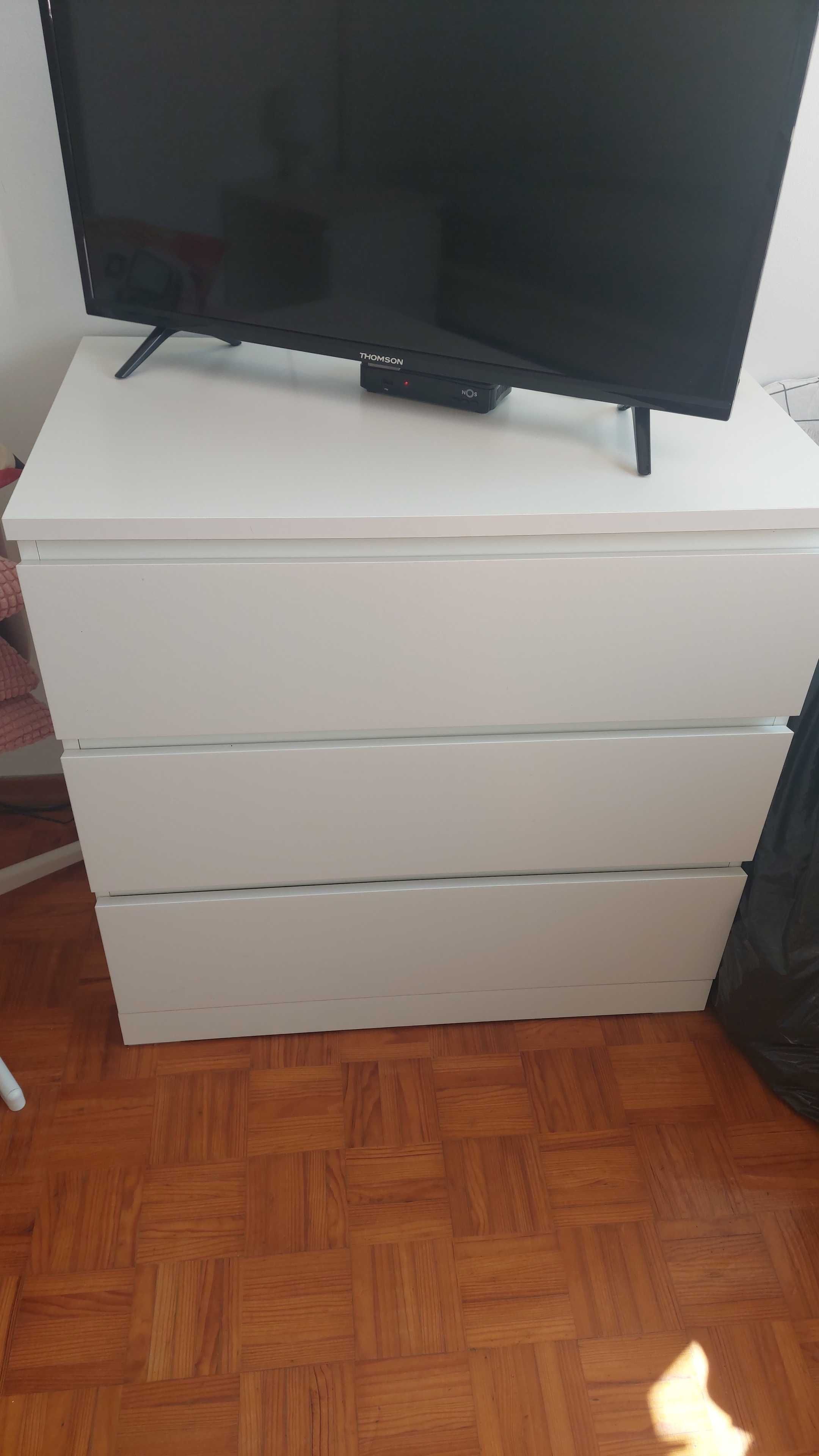 Comoda 3 gavetas