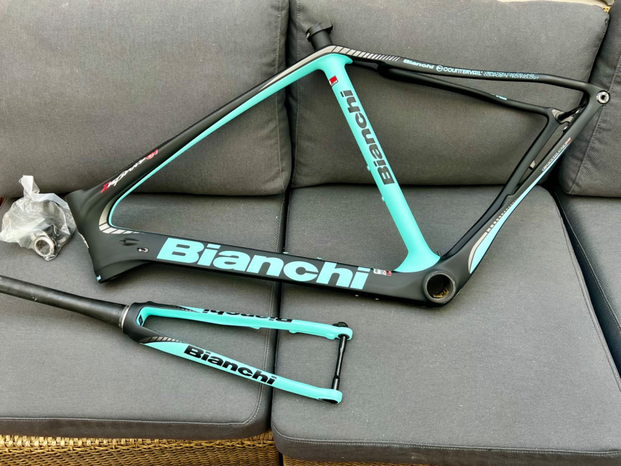 Bianchi Infiniti CV disc frame - Beautiful Never used size 55