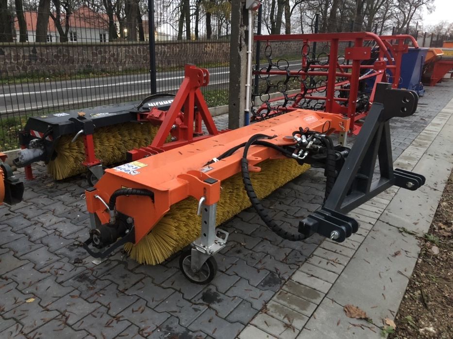 Zamiatarka Szczotka hydrauliczna sterowana siłownik TUZ TUR euro PL CE