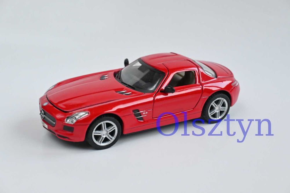 Mercedes Gullwing SLS AMG