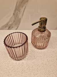 Jysk różowy szklany dozownik mydła i kubek na szczoteczki ludvika