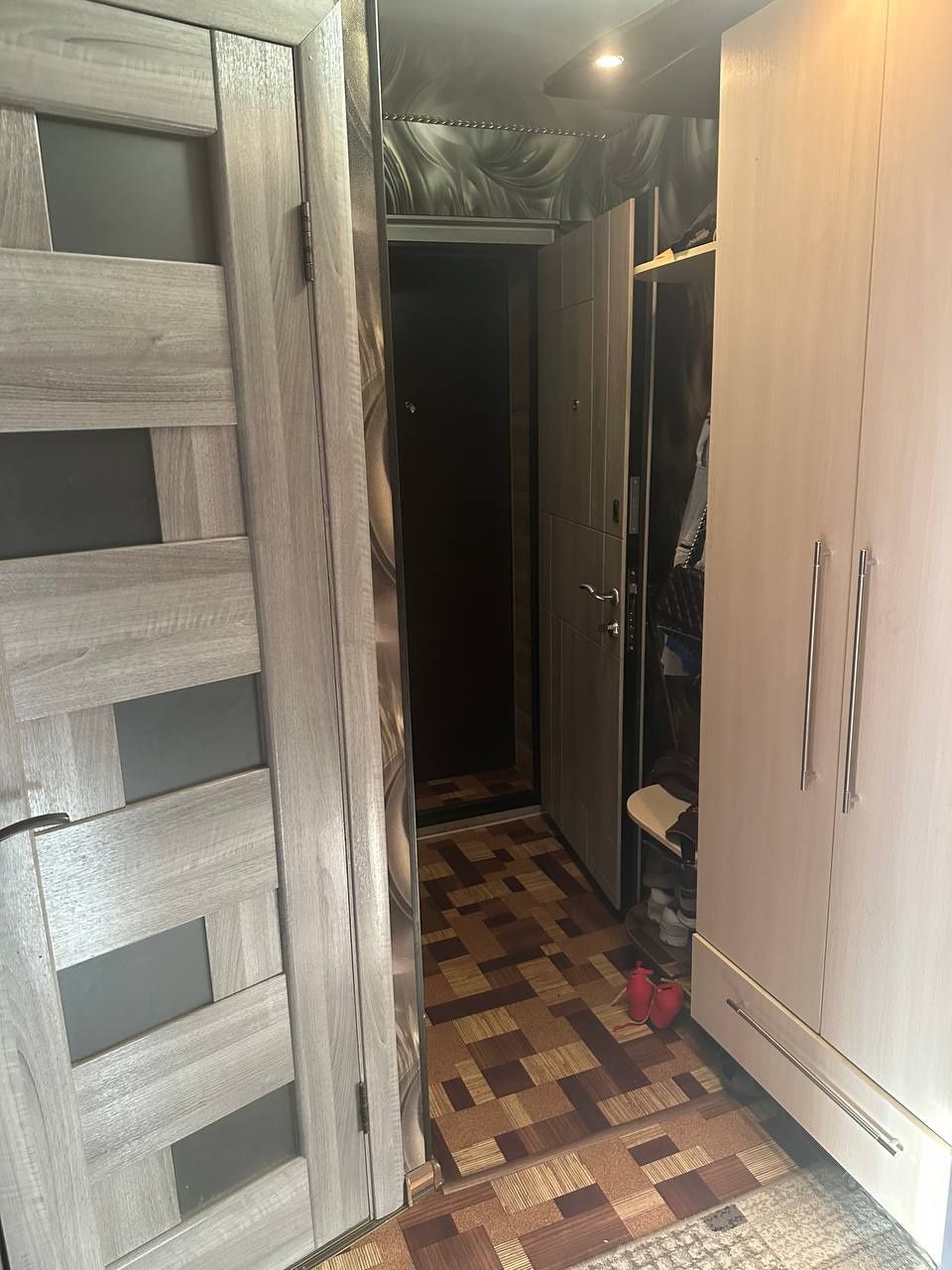 Продам 2-х кімнатну квартиру