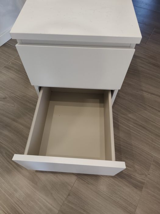 Mesa de cabeceira IKEA