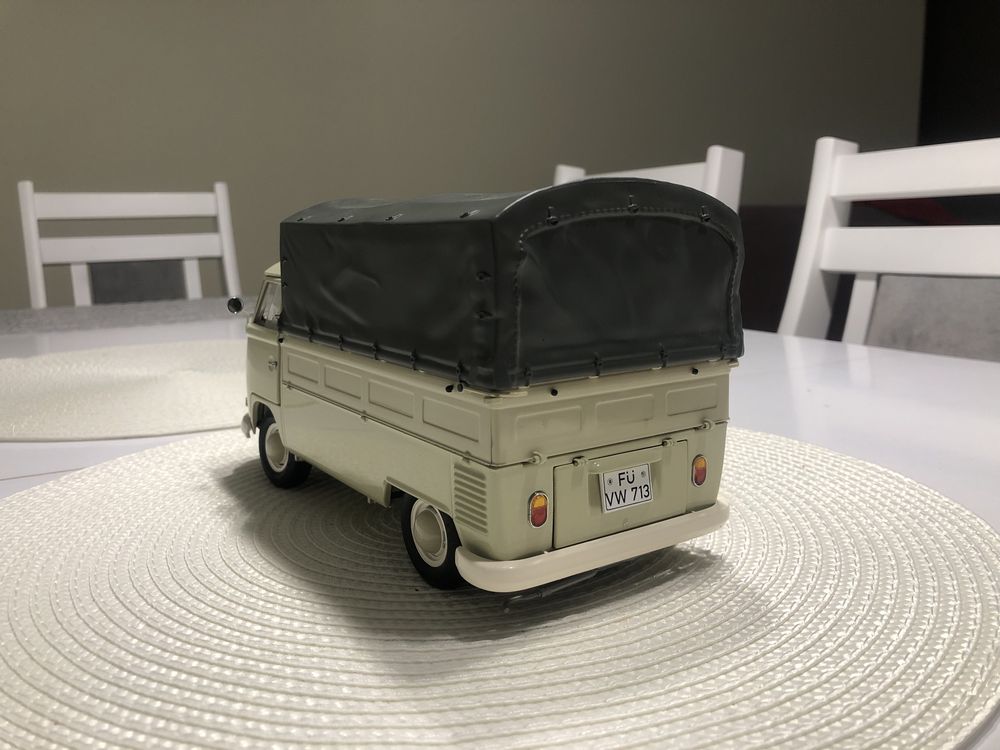 Volkswagen T1 Pritsche Schuco 1/18