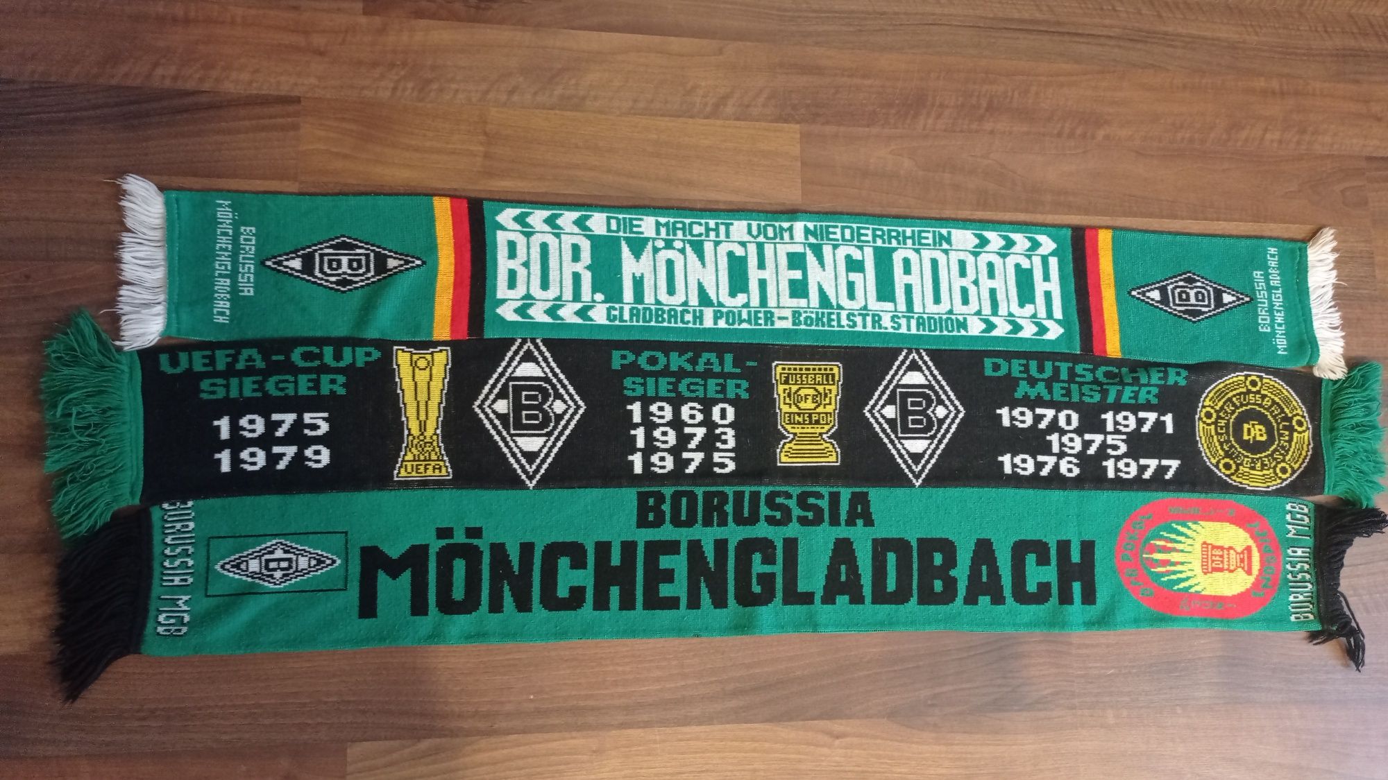 Trzy szaliki Borussia Monchengladbach