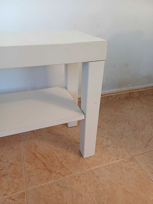 Pequeno aparador para TV