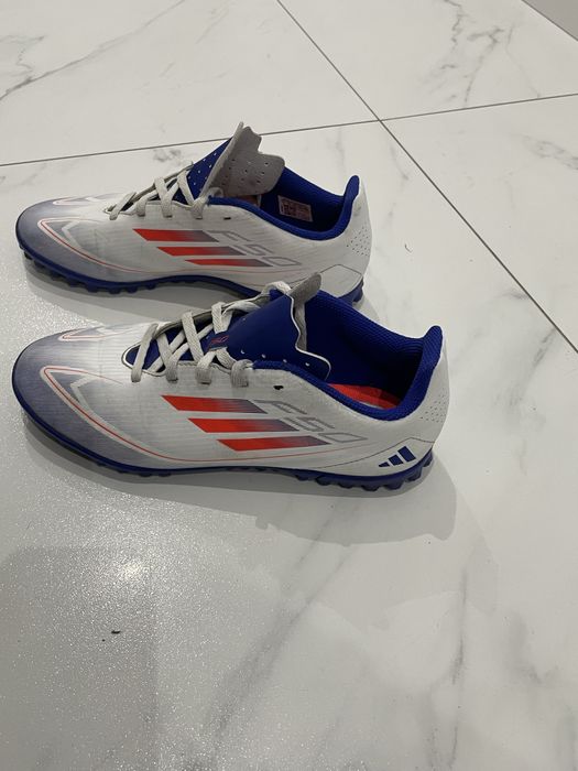 Sprzedam buty sportowe turfy marki adidas , rozmiar 37, 1/3