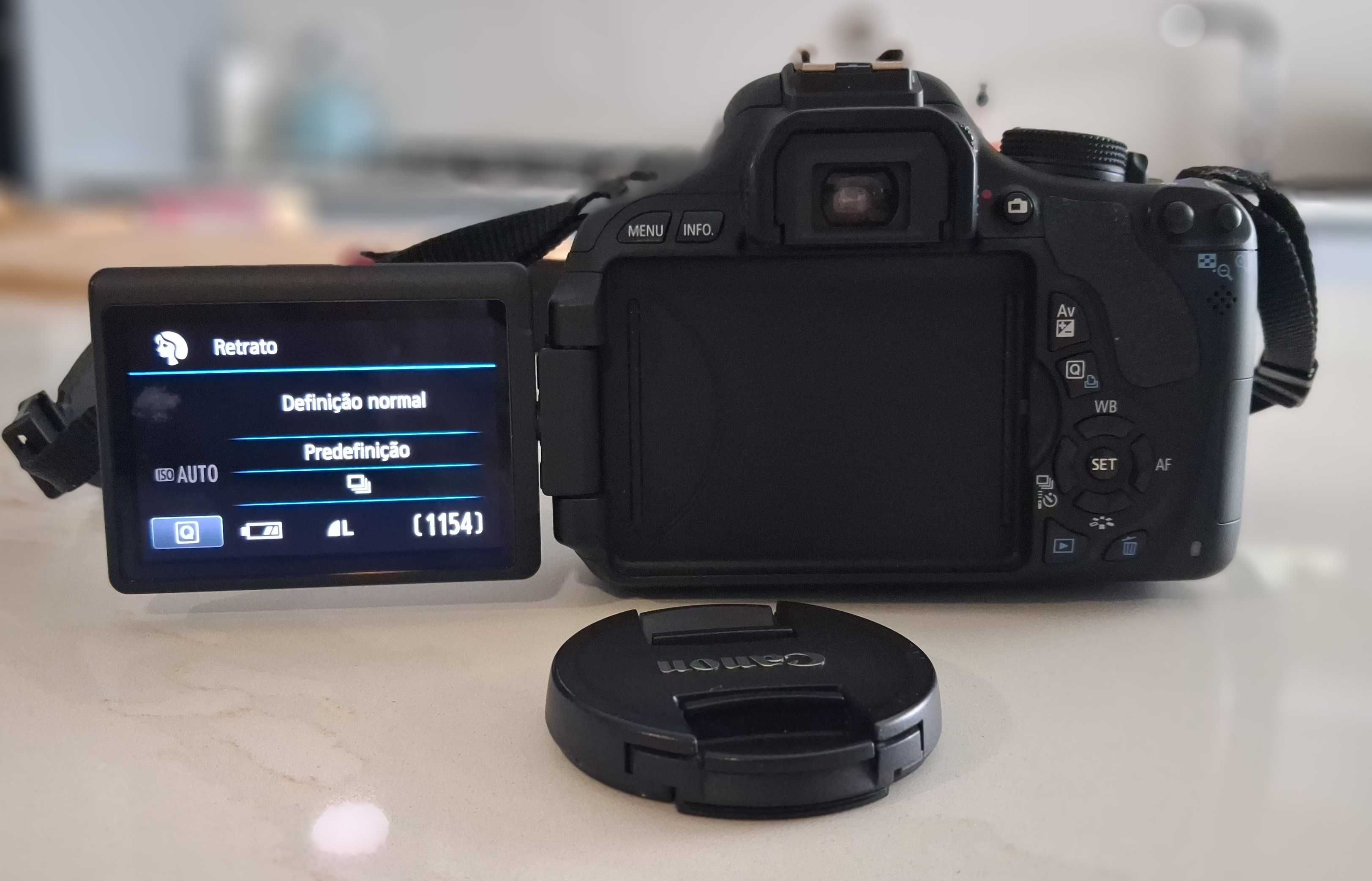 Canon EOS 600D EF-S 18-55 III Kit Reflex