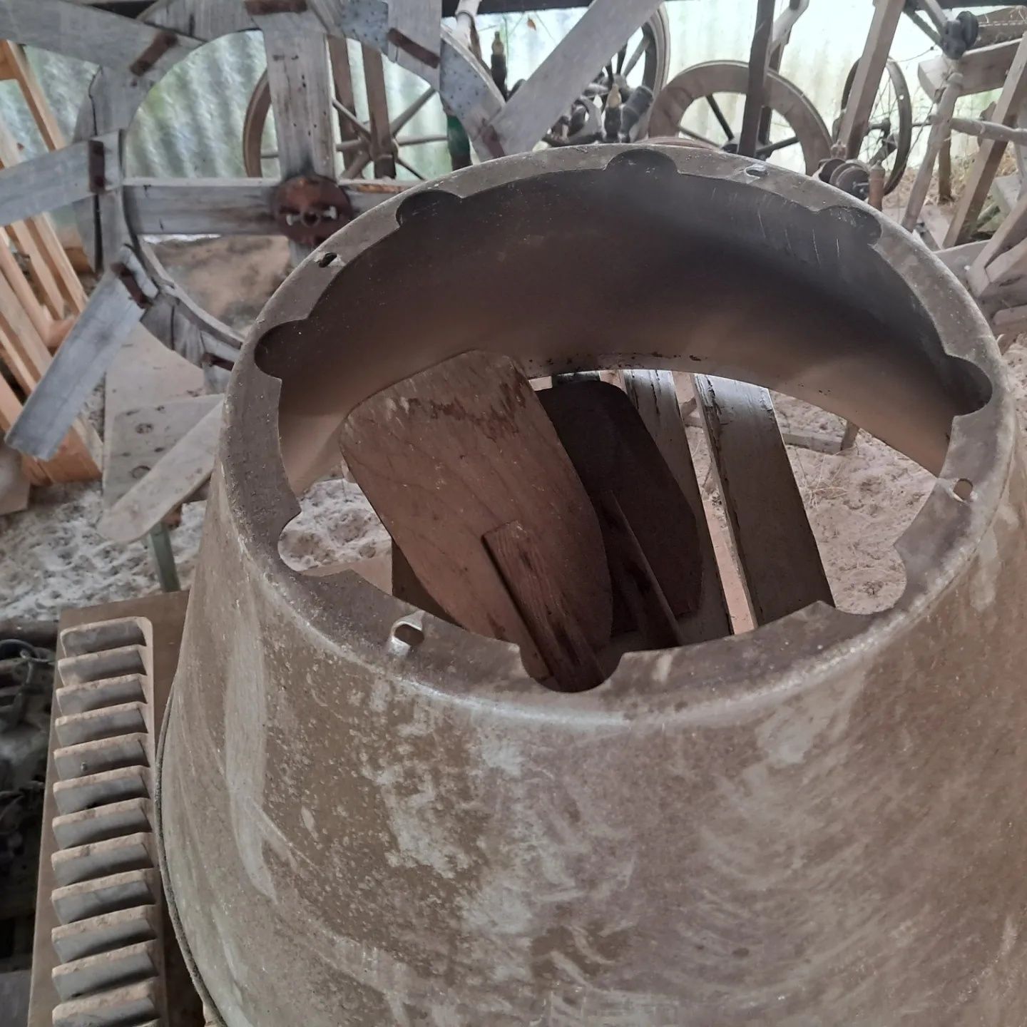 Lapa przemysłowa klosz aluminiowy  OMP