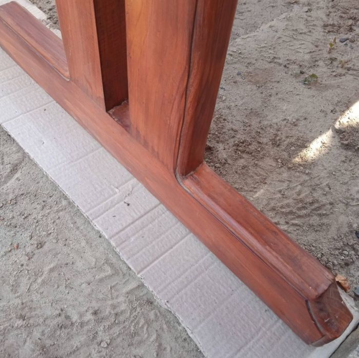 Стол  и  лавки .