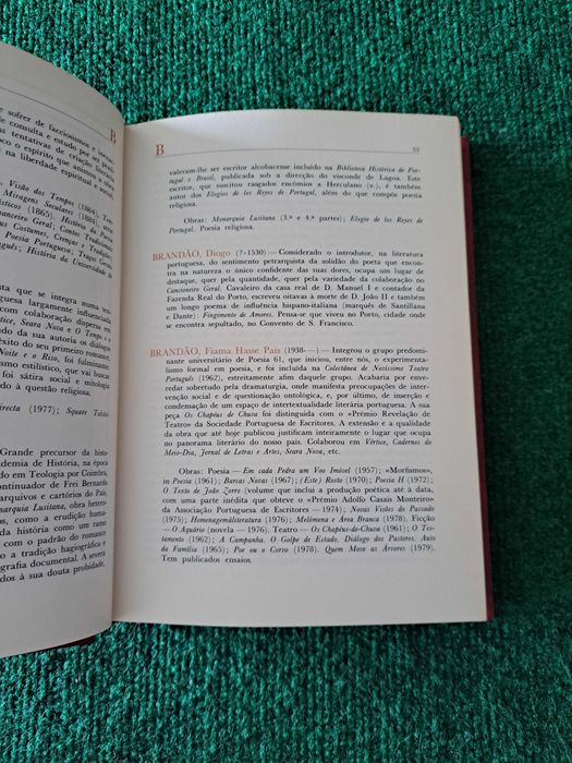 Pequeno Dicionário de Autores de Língua Portuguesa