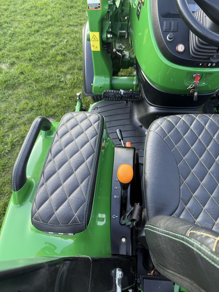 John Deere 3038r