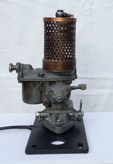 IKOV Dekoracyjna lampa stołowa w industrialnym stylu.