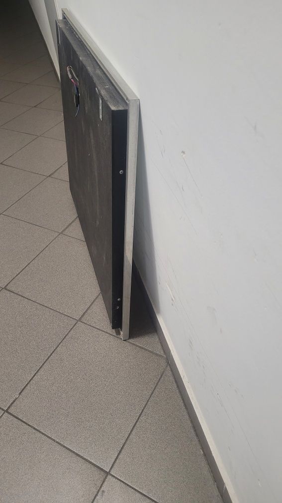 Lustro łazienkowe podświetlane LED