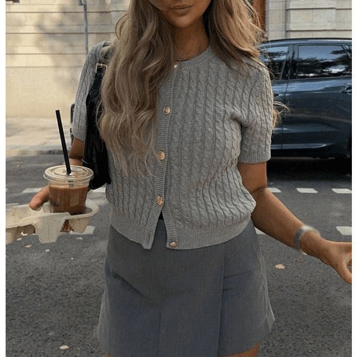 Сірий кардиган з короткими рукавами футболка светр кофта