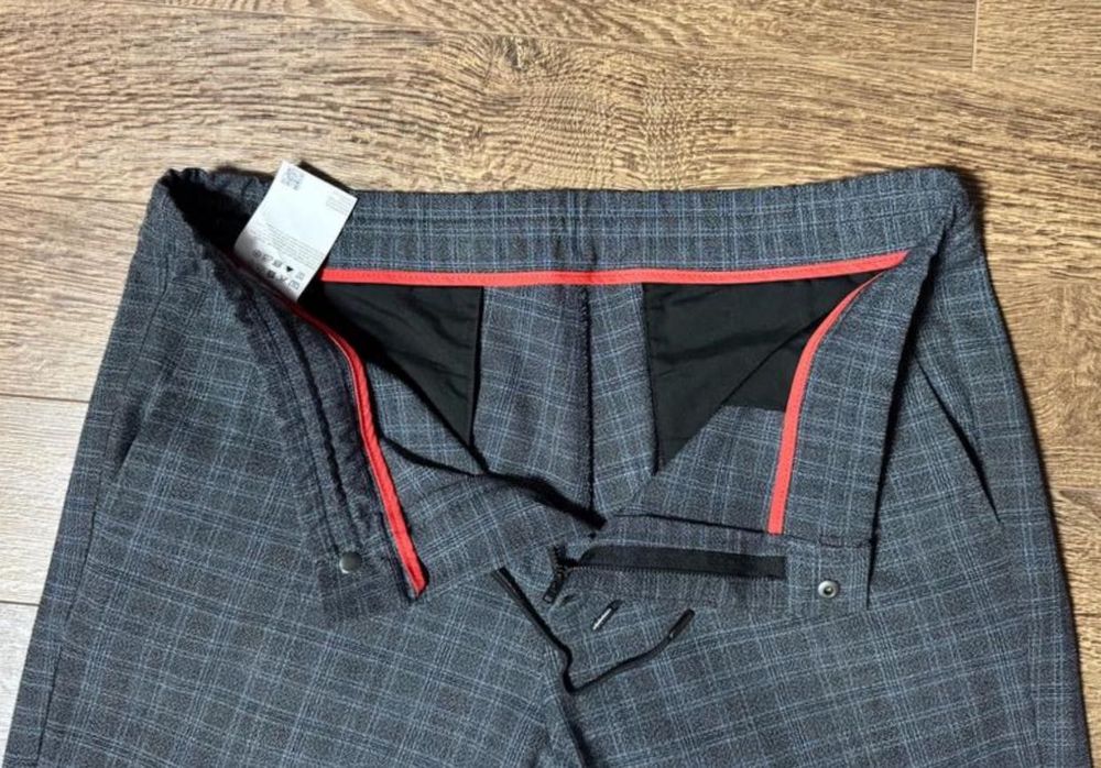 Джогеры Hugo Boss .