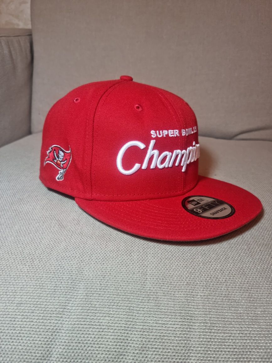 Кепка Tampa Bay Buccaneers New Era Super Bowl LV Champions Retro Scrip