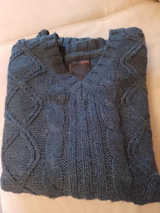 Granatowy sweter męski zimowy Reserved M