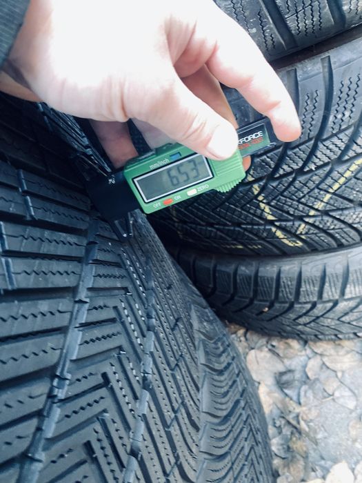 295 30 20 Michelin PA4 85%