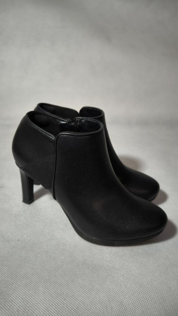 Botki Clarks rozmiar 37