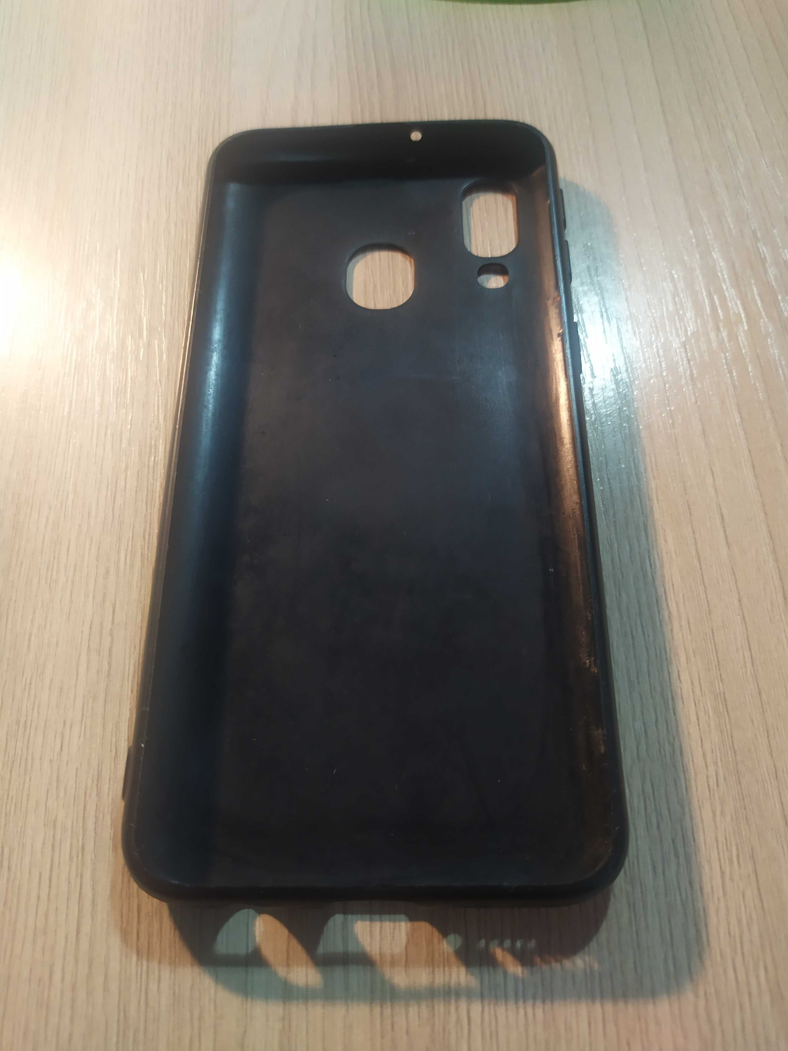 Чехол на смартфон Samsung Galaxy A40 чёрный