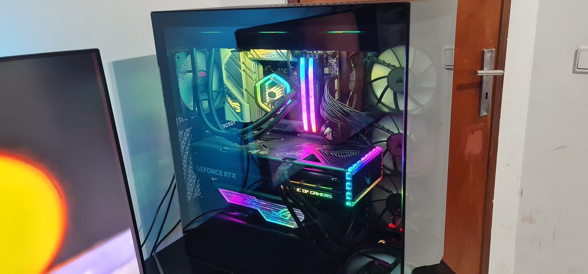Torre ryzen 9 9700x3d 4.4 base  rtx 4070 ti  16gb (com garantia)