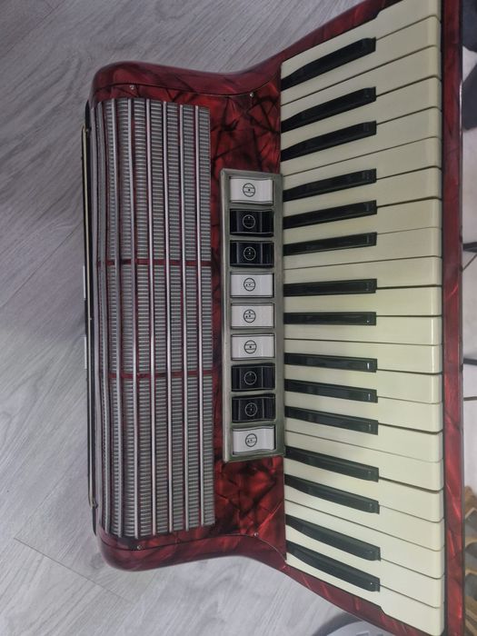Hohner tango IIM
